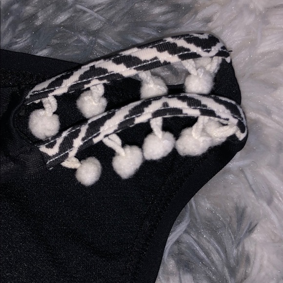 Bikini Set - Picture 3 of 9